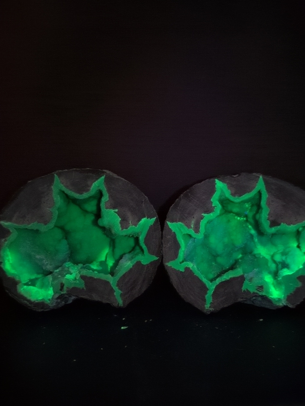 Dugway Geode #8 UV Light Reactive